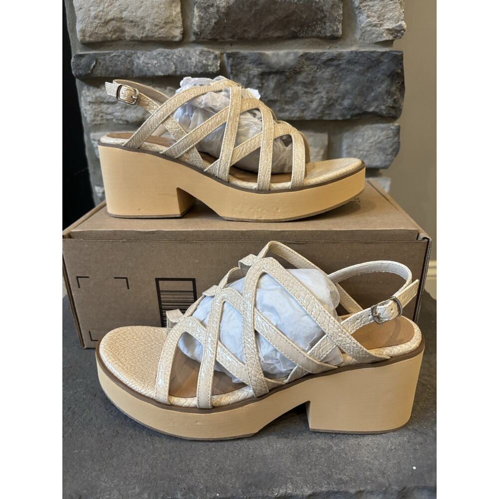 New Coconuts by Matisse Ivory Kiwi Wedge Women’s Size 10